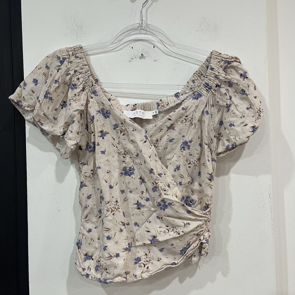 ASTR the Label Linen Blend Floral Surplice Blouse Top Size Medium Ditsy Cottage